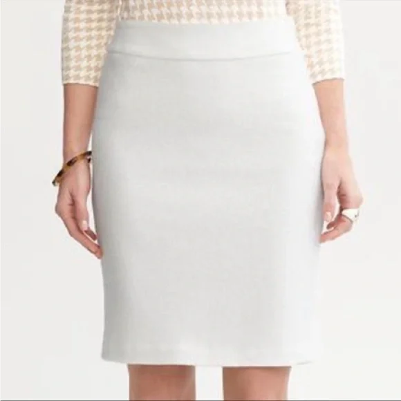 NWT Banana Republic Marilyn Pencil Skirt - Size 6 - Picture 3 of 13